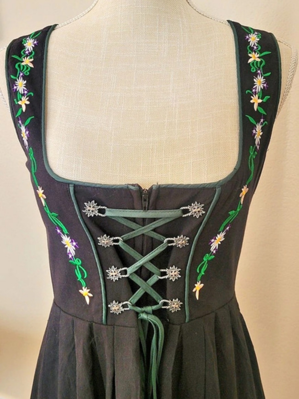 Black Embroidered Oktoberfest German Dirndl Dress Size Small